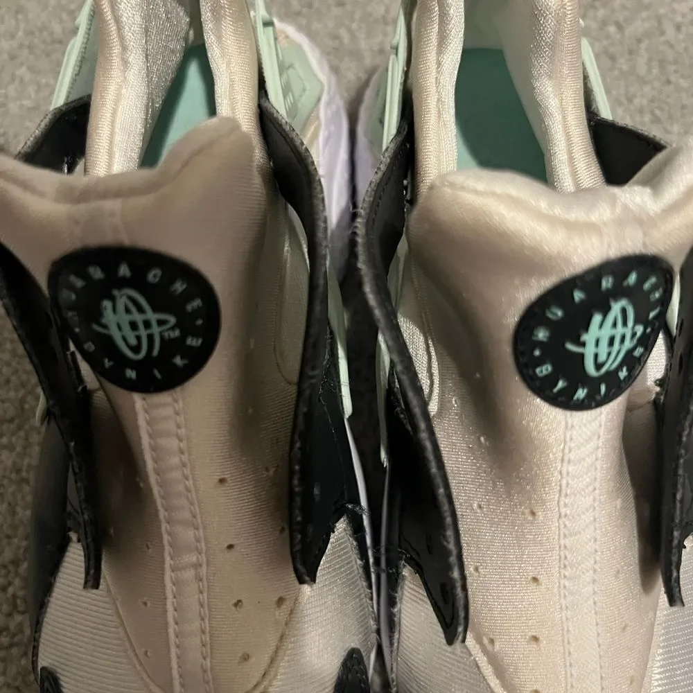 Little Kid's Nike Huarache Run White/Mint Foam-Off Noir (704949 116) Sz 1